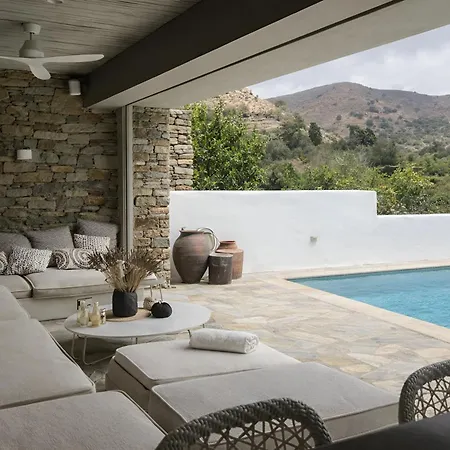 White Dovecote Villa With Private Pool, Tinos