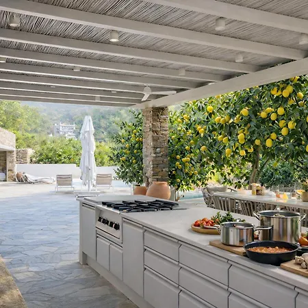White Dovecote Villa With Private Pool, Tinos